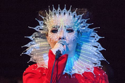  비요르크 콘서트: 에티오피아의 팝 가수 비요르크가 서울을 뒤흔든다!